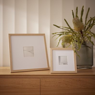 AXEL Matted Gallery Frame