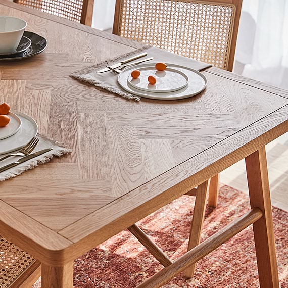 TILDA Dining Table