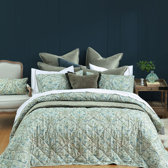 AVENAL Coverlet Set