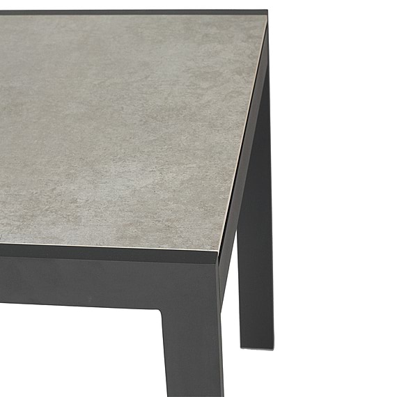 ROBERTO Dining Table