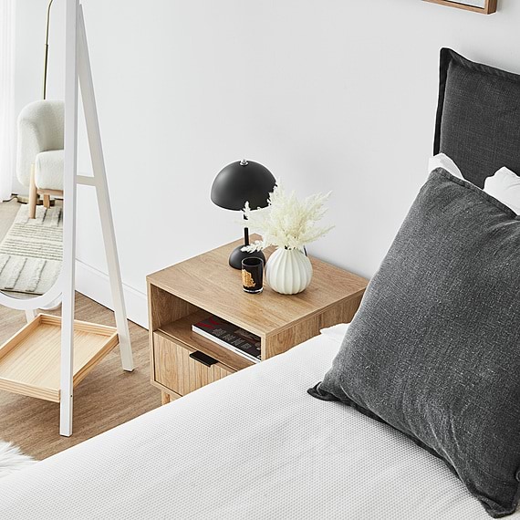 APIUNA Bedside Table