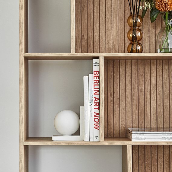 APIUNA Bookshelf