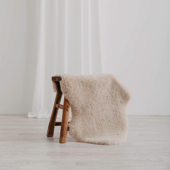 THE KINGSTON Sheepskin Floor Rug