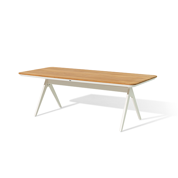 AUBURN Dining Table