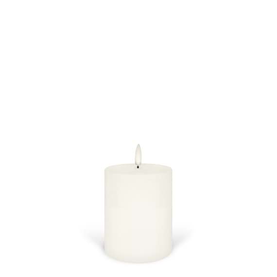 EVERYDAY ESSENTIALS Flameless Candle