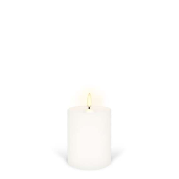 EVERYDAY ESSENTIALS Flameless Candle