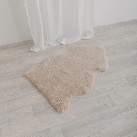 THE KINGSTON Sheepskin Floor Rug