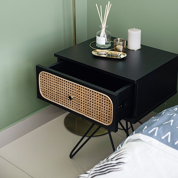 SUZU Bedside Table