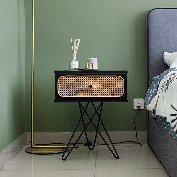 SUZU Bedside Table