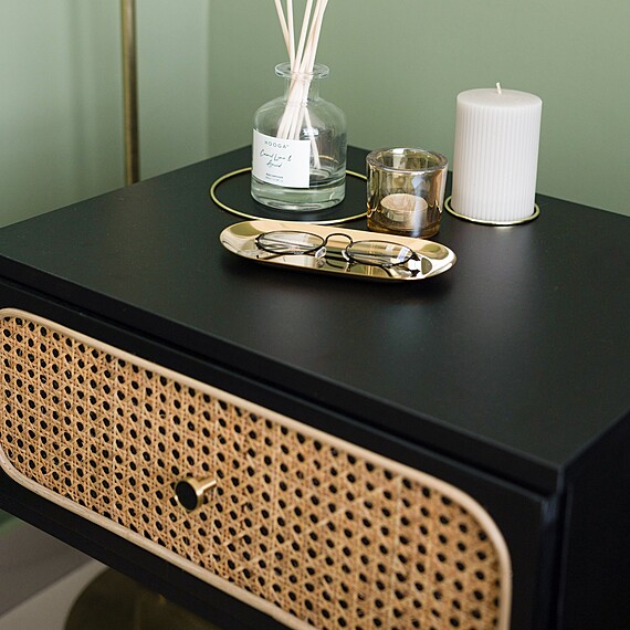 SUZU Bedside Table