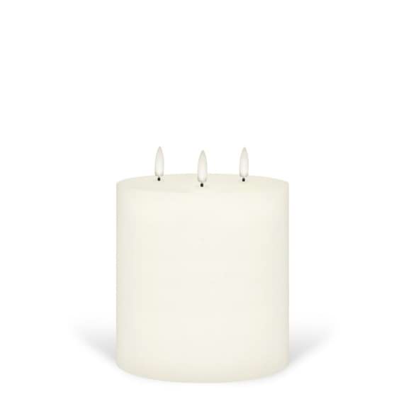 EVERYDAY ESSENTIALS Extra Wide Flameless Candle