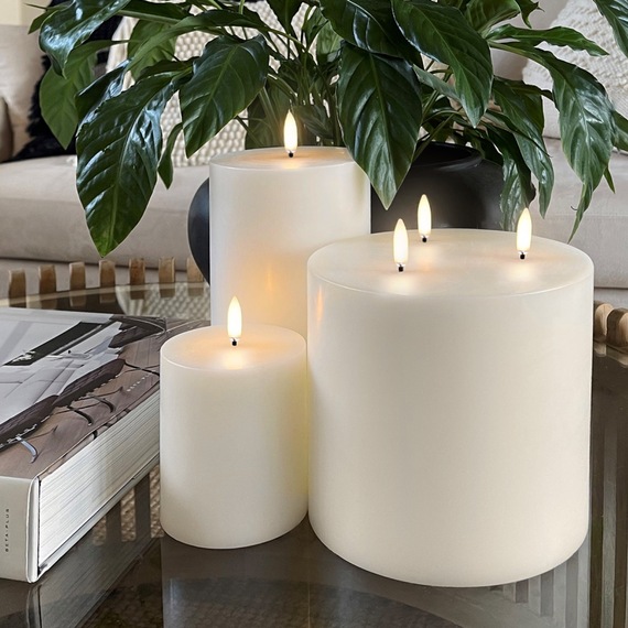 EVERYDAY ESSENTIALS Extra Wide Flameless Candle